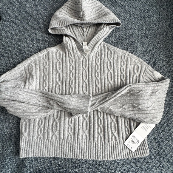 ALO Yoga Gray Hooded Cable Knit Sweater - Picture 1 of 2